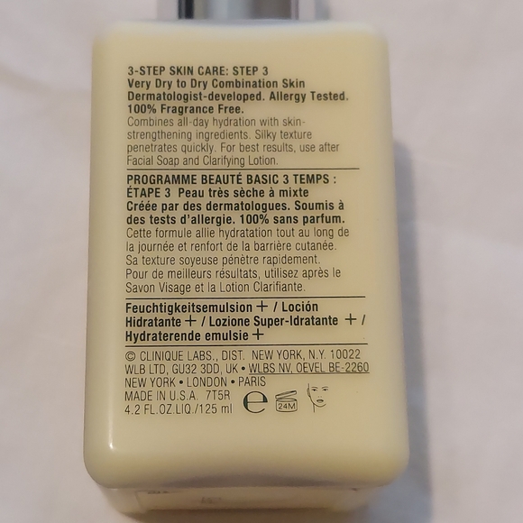 NWT Clinique Dramatically Different Moisturizing Lotion w/Pump - In Box 4.2 floz - Picture 4 of 4
